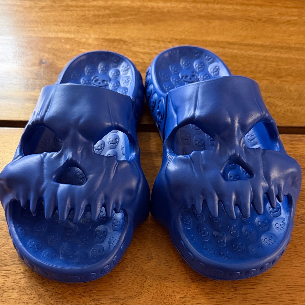 Men’s 8.5 Skull Slides Brand New! Blue Halloween